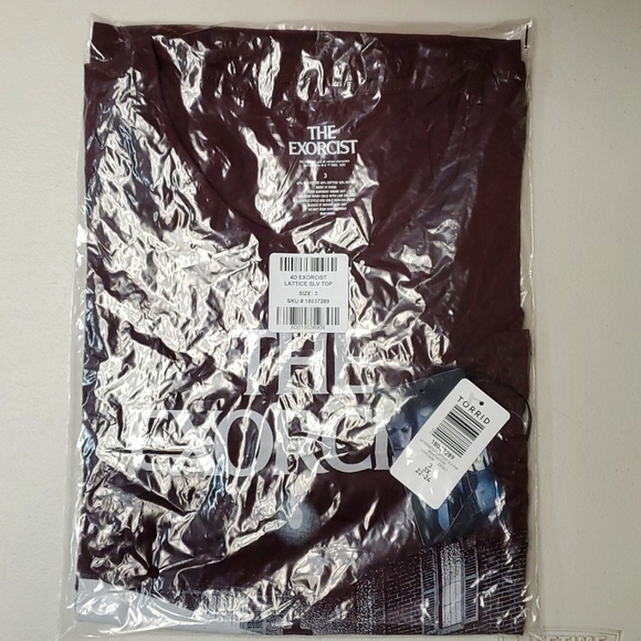 ❤️NWT VINTAGE TORRID TEE - THE EXORCIST LATTICE SLEEVE TOP HALLOWEEN PLUS SIZE - Picture 10 of 13